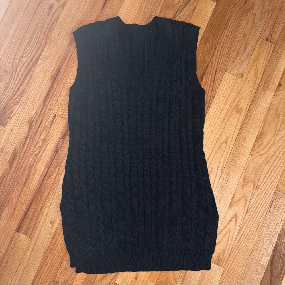 Black Cable Knit Sleeveless Sweater